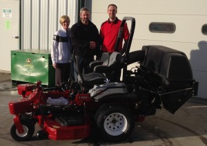 Dave and Nikki Heying had Exmark dealer, Sheldon Power, add a number of accessories including an UltraVac collection system, before taking their Lazer Z X-Series mower home.